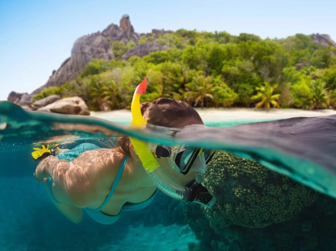 best time for snorkeling in Seychelles