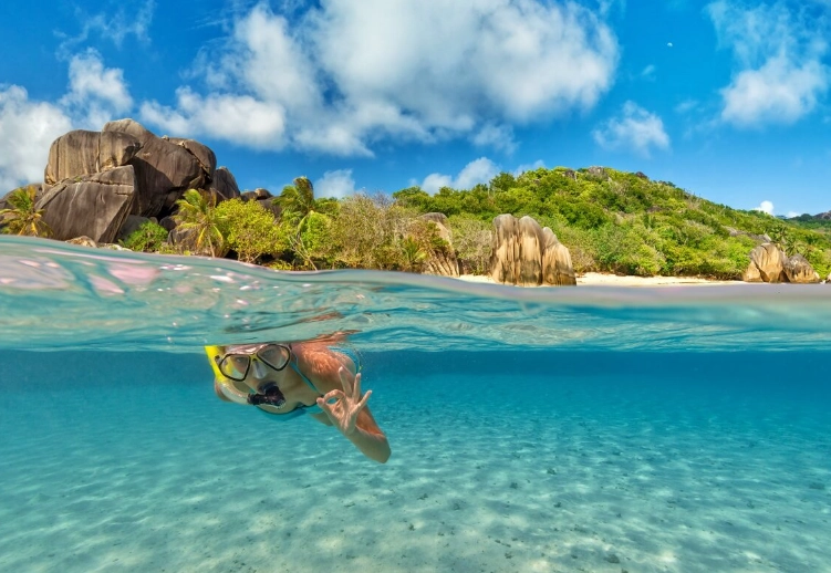 best time for snorkeling in Seychelles