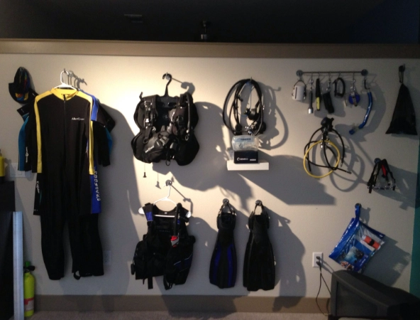 snorkeling gear storage