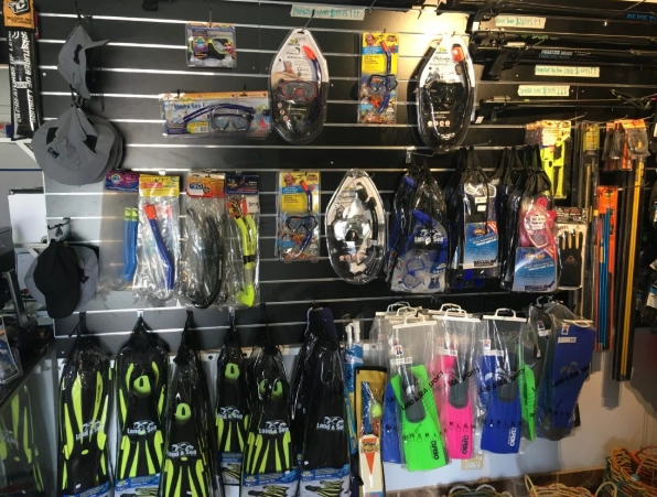 how to store snorkel gear