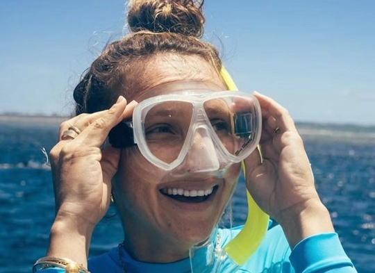 clear snorkel mask