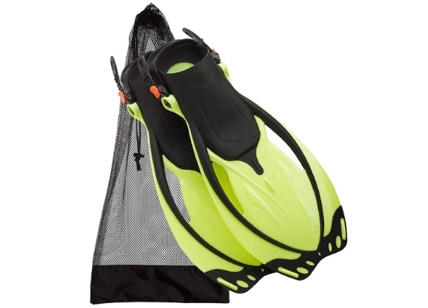 snorkeling fins beach entry