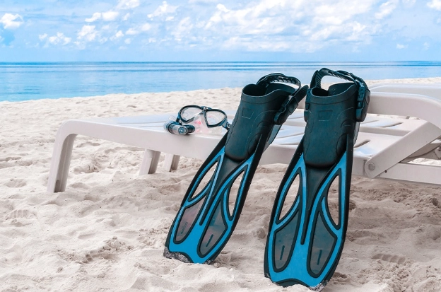 snorkeling fins beach entry