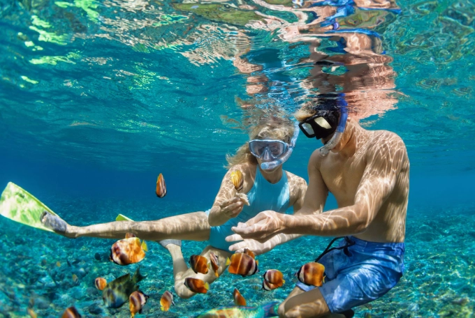 when to snorkel for clear water