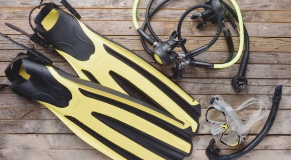 compact snorkeling fins