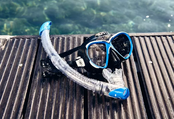 snorkeling mask for clear water