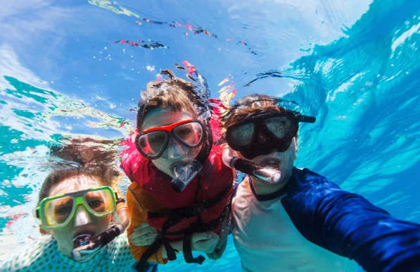 snorkeling alone tips