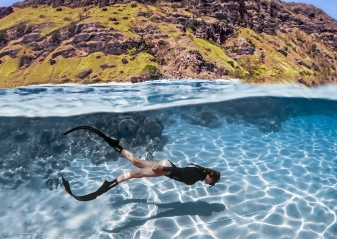 Komodo snorkeling guide