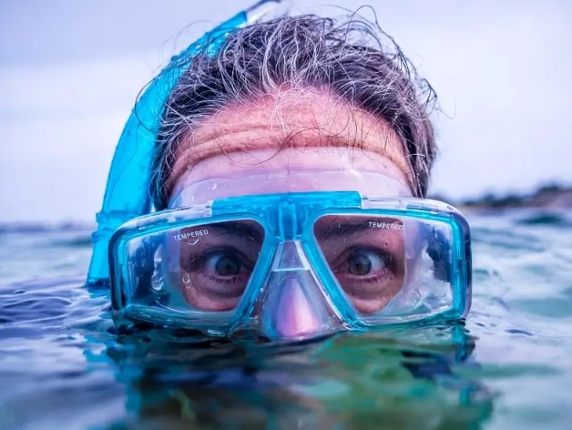 snorkeling with glasses