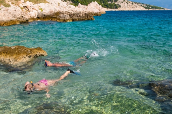 rocky shore snorkeling safety