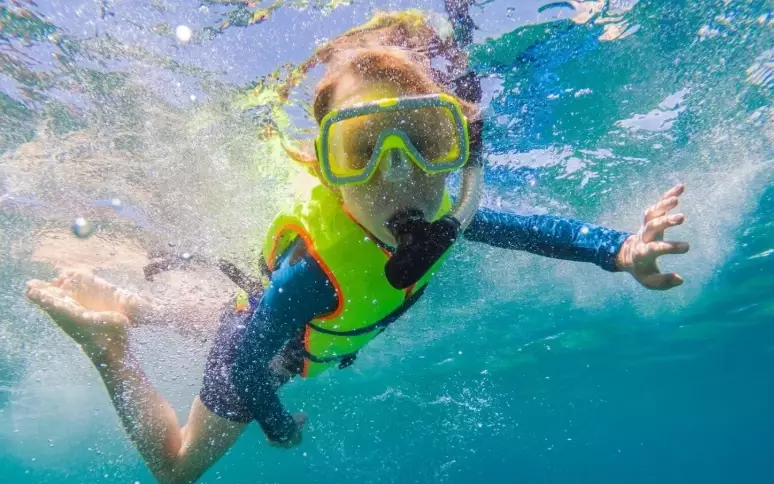 snorkeling with kids