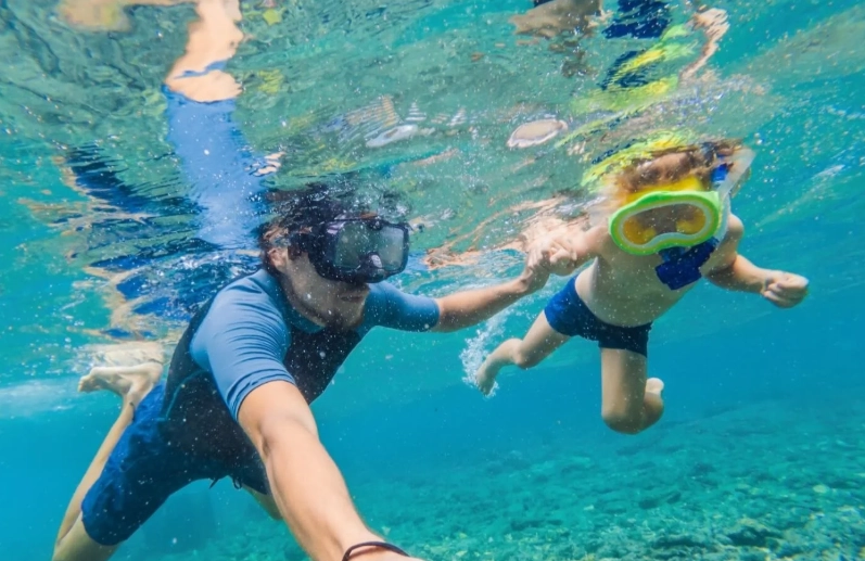 snorkeling with kids