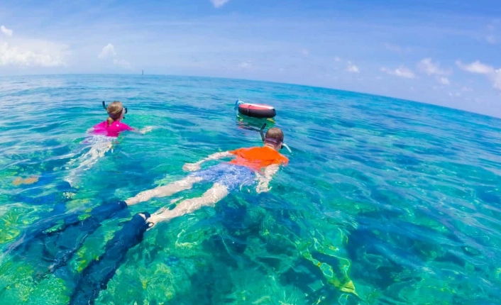 snorkeling beach vacation