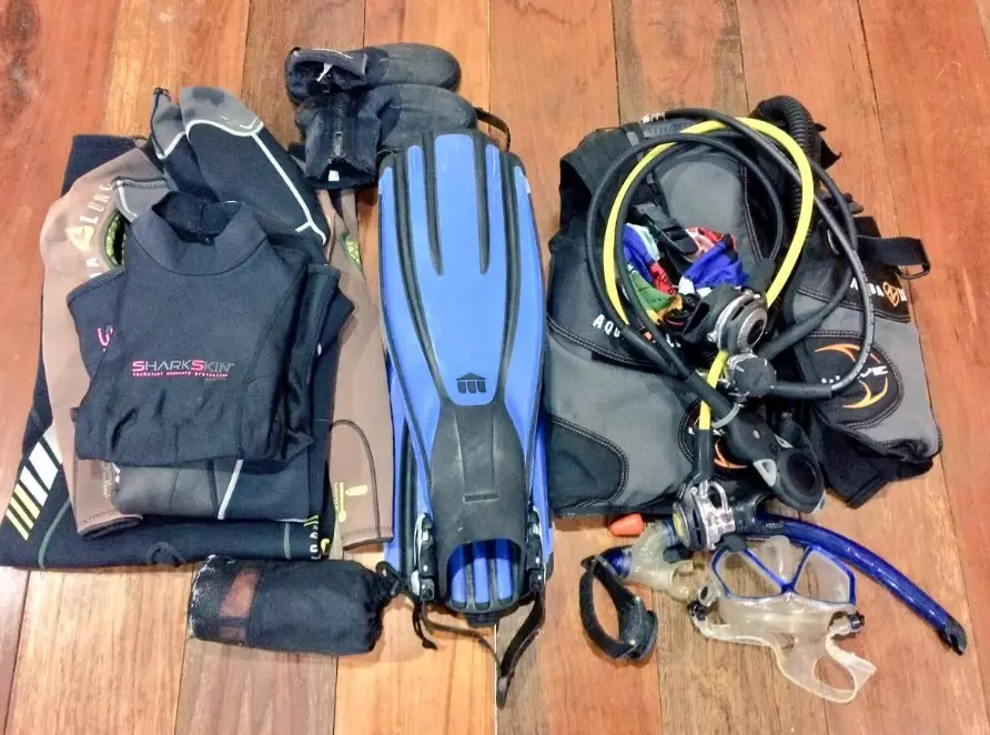 best snorkeling set with dry bag