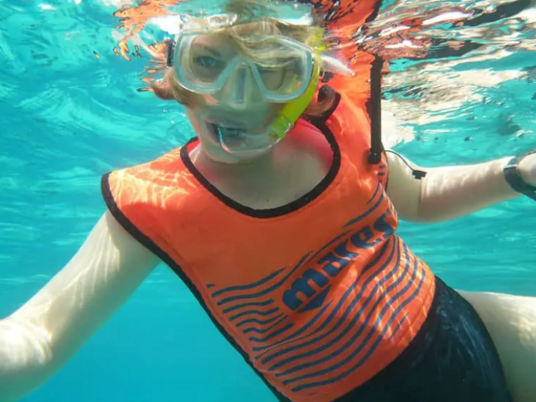 snorkeling vest