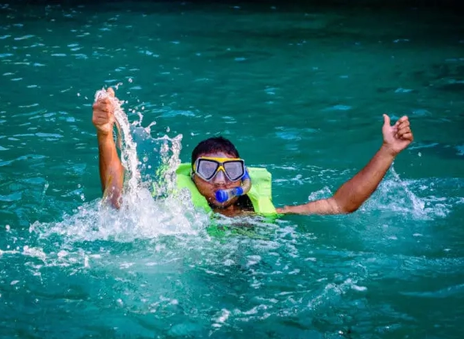 best snorkeling vest