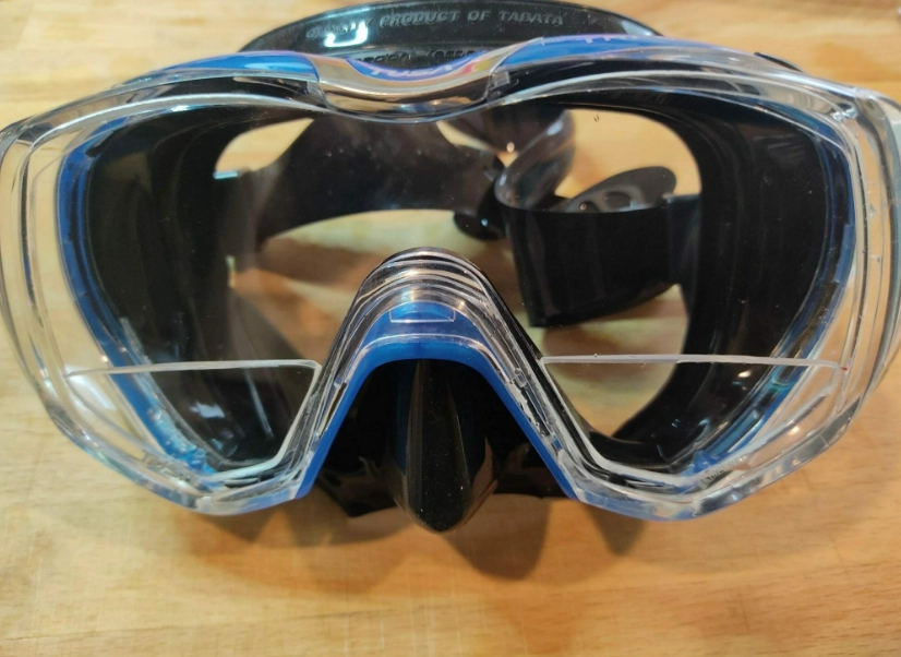 how to see underwater with glasses